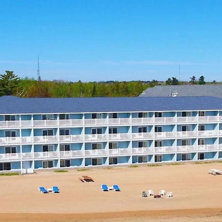 Grand Mackinaw Beachfront And Waterpark Mackinaw City Esterno foto